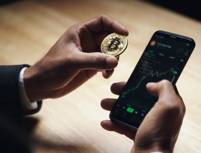 Ganhei dinheiro com criptomoedas. Preciso declarar no IR?